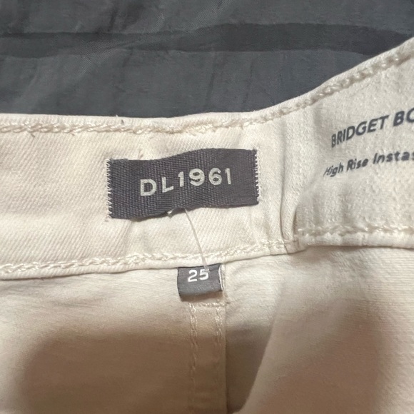 Jeans some boutique in Colorado cream gave a slit in the sides super cute - Picture 2 of 2